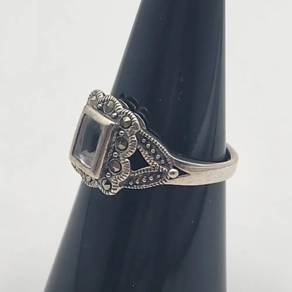 Sterling Silver Clear Quartz & Marcasite Ring (6.75)